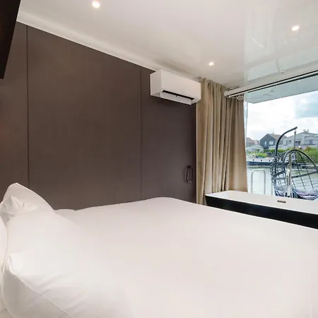 L'Escale Royale L'Isle Adam Port - Oise Hotel Room photo